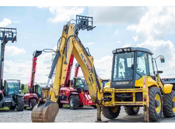 Buldoexcavator New Holland 115  de vanzare